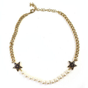 CHANEL White Pearl Logo Necklace